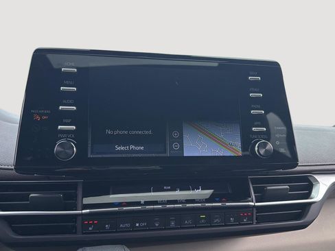 Used 2022 Toyota Sienna Platinum image 31