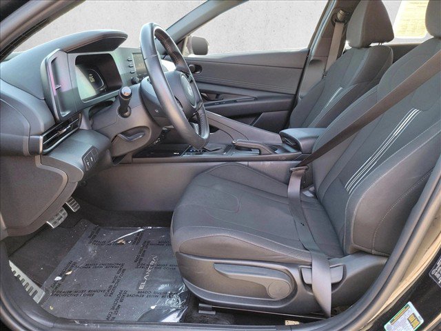 Used 2025 Hyundai Elantra Sport w/ Cargo Package FWD image 17