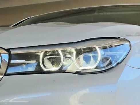 Used 2018 BMW 740i image 59