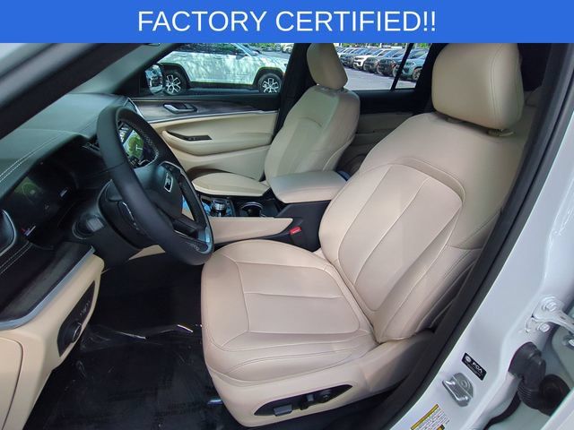 Certified 2025 Jeep Grand Cherokee Limited AWD/4WD image 16