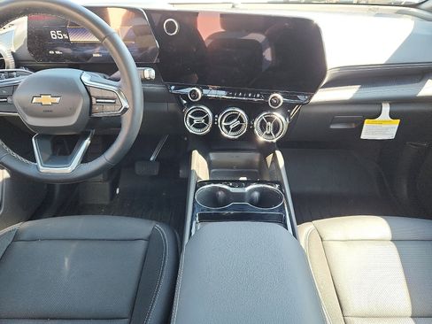 Used 2025 Chevrolet Blazer EV LT image 9