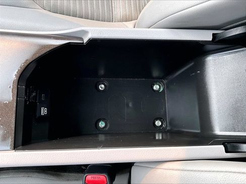 Used 2022 Toyota Camry SE FWD image 33