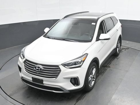 Used 2017 Hyundai Santa Fe AWD image 32