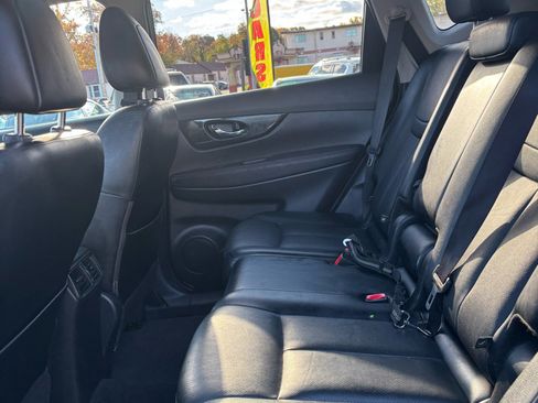 Used 2018 Nissan Rogue SL w/ Premium Package image 13