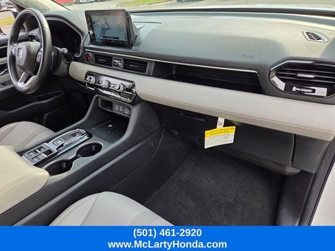 Certified 2025 Honda Pilot Touring image 22