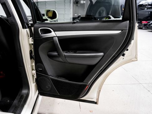 Used 2010 Porsche Cayenne GTS image 27