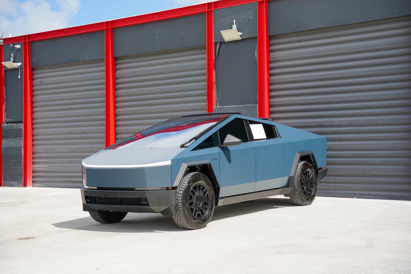 Used 2024 Tesla Cybertruck AWD Crew Cab image 1