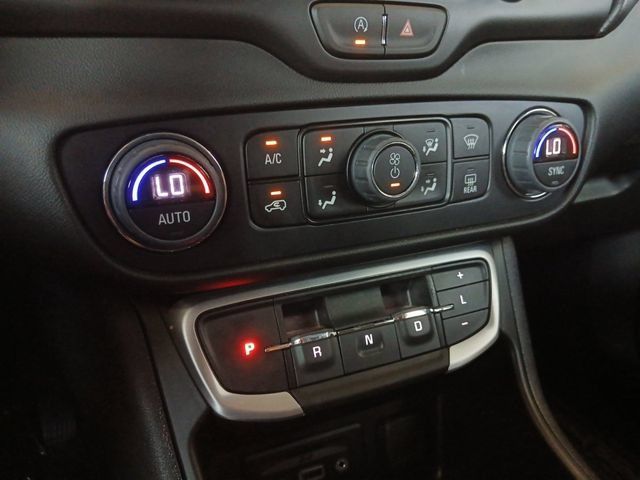 Used 2024 GMC Terrain SLT AWD/4WD image 9