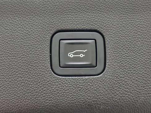 Used 2018 Buick Enclave Premium w/ Experience Buick Package AWD/4WD image 32