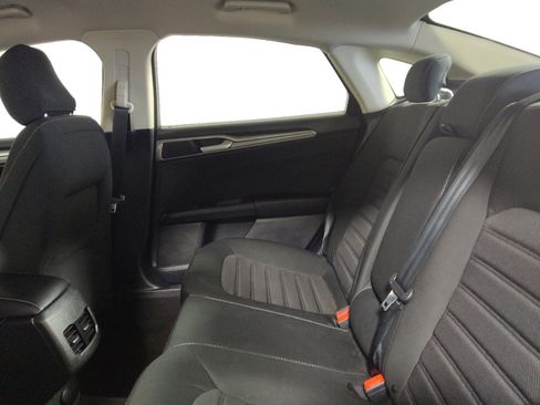 Used 2020 Ford Fusion SE FWD image 18