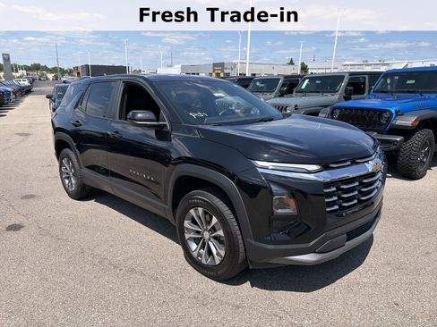 Used 2025 Chevrolet Equinox LT FWD image 13