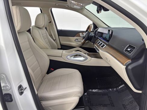 Used 2021 Mercedes-Benz GLS 580 4MATIC image 16