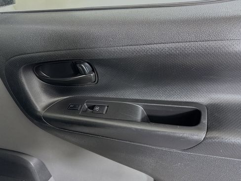 Used 2014 Nissan NV200 SV w/ Exterior Appearance Package image 29