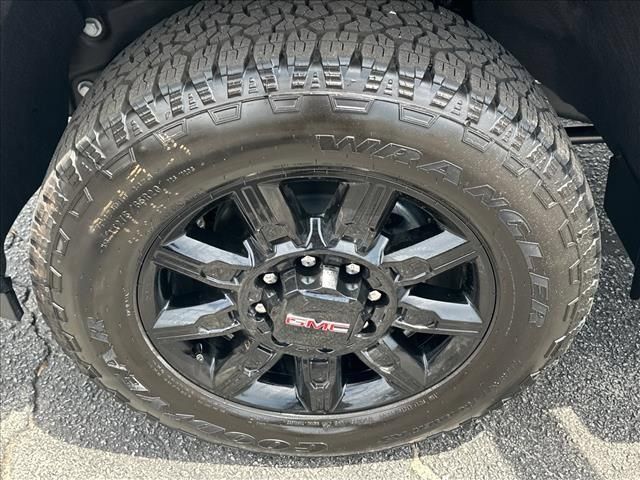 New 2026 GMC Sierra 2500 AT4 w/ AT4 Premium Plus Package AWD/4WD image 18