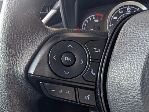 Used 2021 Toyota Corolla LE FWD image 31