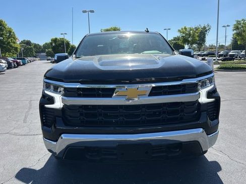 Used 2023 Chevrolet Silverado 1500 LT AWD/4WD image 2