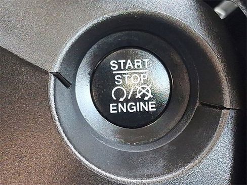 Used 2019 Jeep Compass Latitude w/ Cold Weather Group image 22