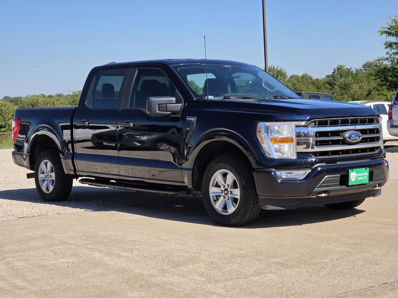 Used 2022 Ford F150 XL w/ Trailer Tow Package RWD image 2