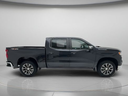 Used 2024 Chevrolet Silverado 1500 LT AWD/4WD image 3