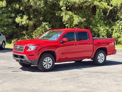 Used 2022 Nissan Frontier SV AWD/4WD image 2