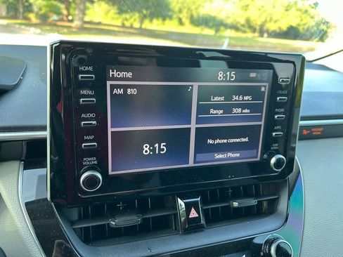 Used 2020 Toyota Corolla LE FWD image 23