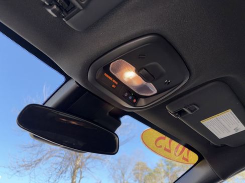 Used 2025 Buick Envista Preferred image 24