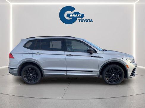 Used 2022 Volkswagen Tiguan SE R-Line image 6