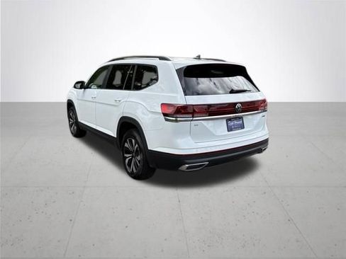 Used 2024 Volkswagen Atlas SE image 8