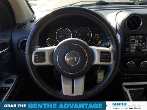 Used 2017 Jeep Compass Latitude image 21