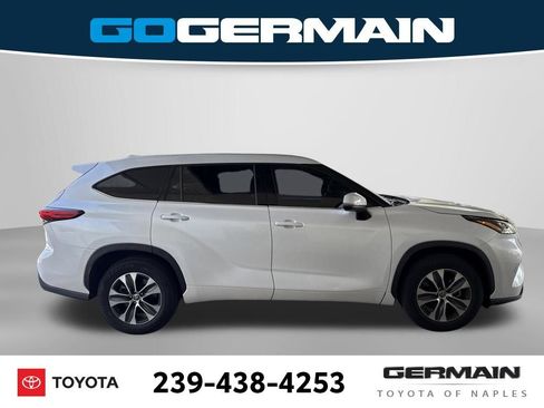 Used 2022 Toyota Highlander XLE FWD image 10