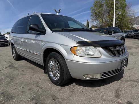 Used 2001 Chrysler Town & Country Limited image 1