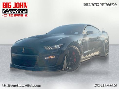 Used 2022 Ford Mustang Shelby GT500 w/ Technology Package RWD image 2
