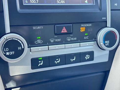 Used 2014 Toyota Camry FWD image 28