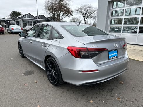 Used 2022 Honda Civic Sport image 3