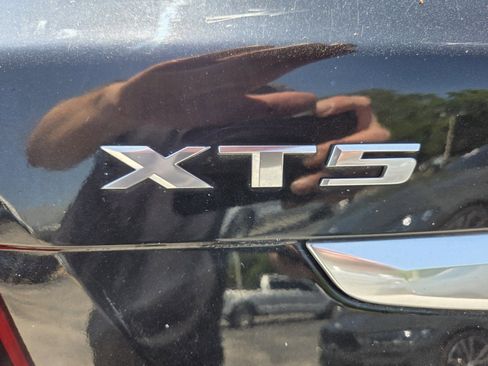 Used 2021 Cadillac XT5 Premium Luxury FWD image 14