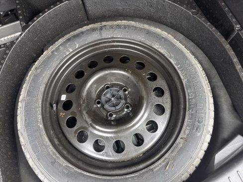 Used 2017 Ford Escape Titanium image 44