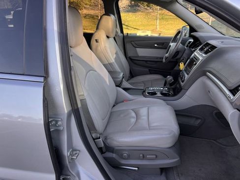 Used 2016 GMC Acadia SLT image 21