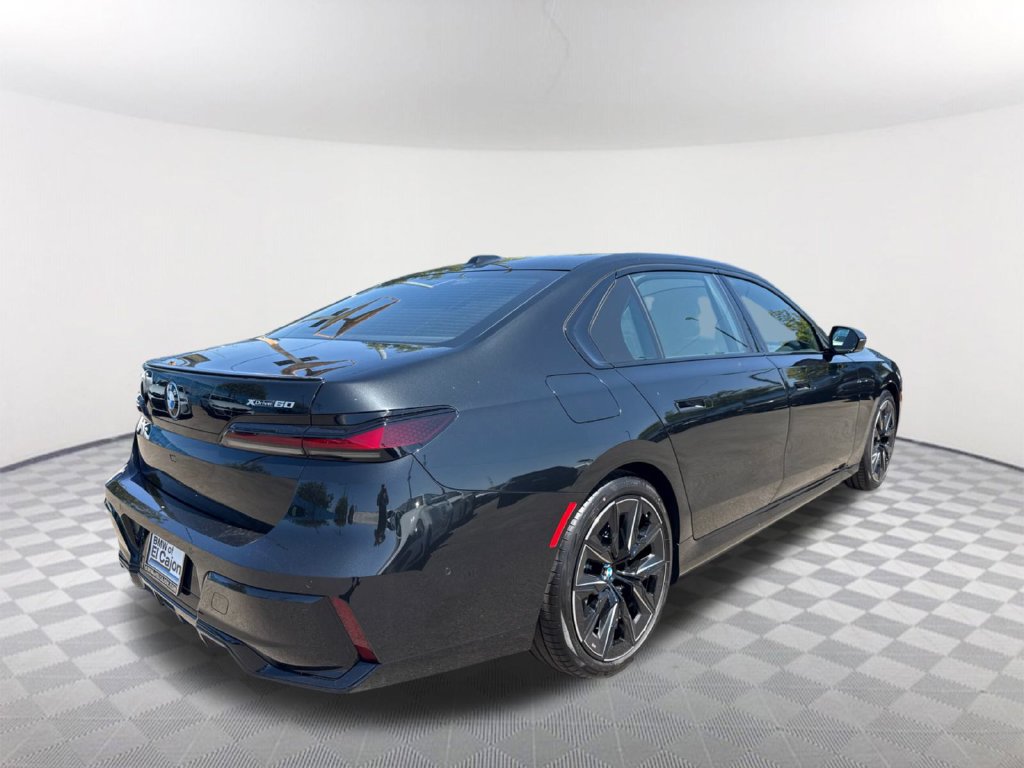 New 2026 BMW i7 xDrive60 AWD/4WD image 4