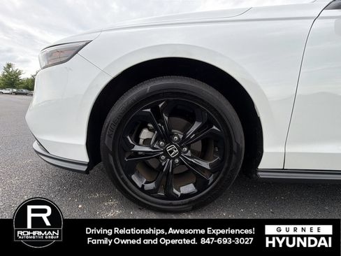 Used 2025 Honda Accord SE image 11