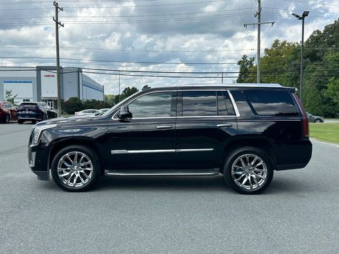 Used 2018 Cadillac Escalade Luxury AWD/4WD image 11