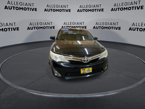Used 2012 Toyota Camry XLE FWD image 5