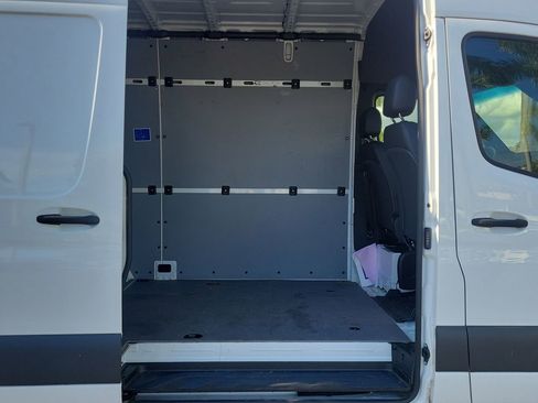 Used 2023 Mercedes-Benz Sprinter 144 Cargo image 12