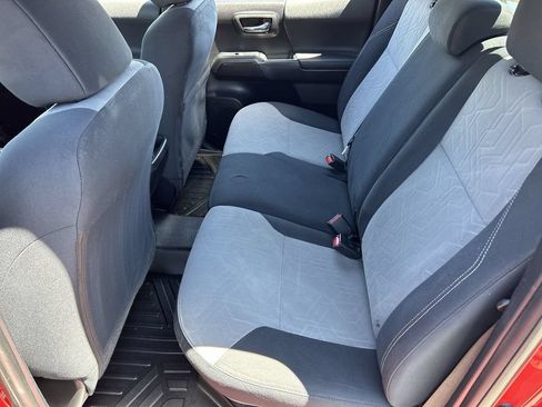 Used 2020 Toyota Tacoma TRD Off-Road w/ Advanced Technology Package AWD/4WD image 25