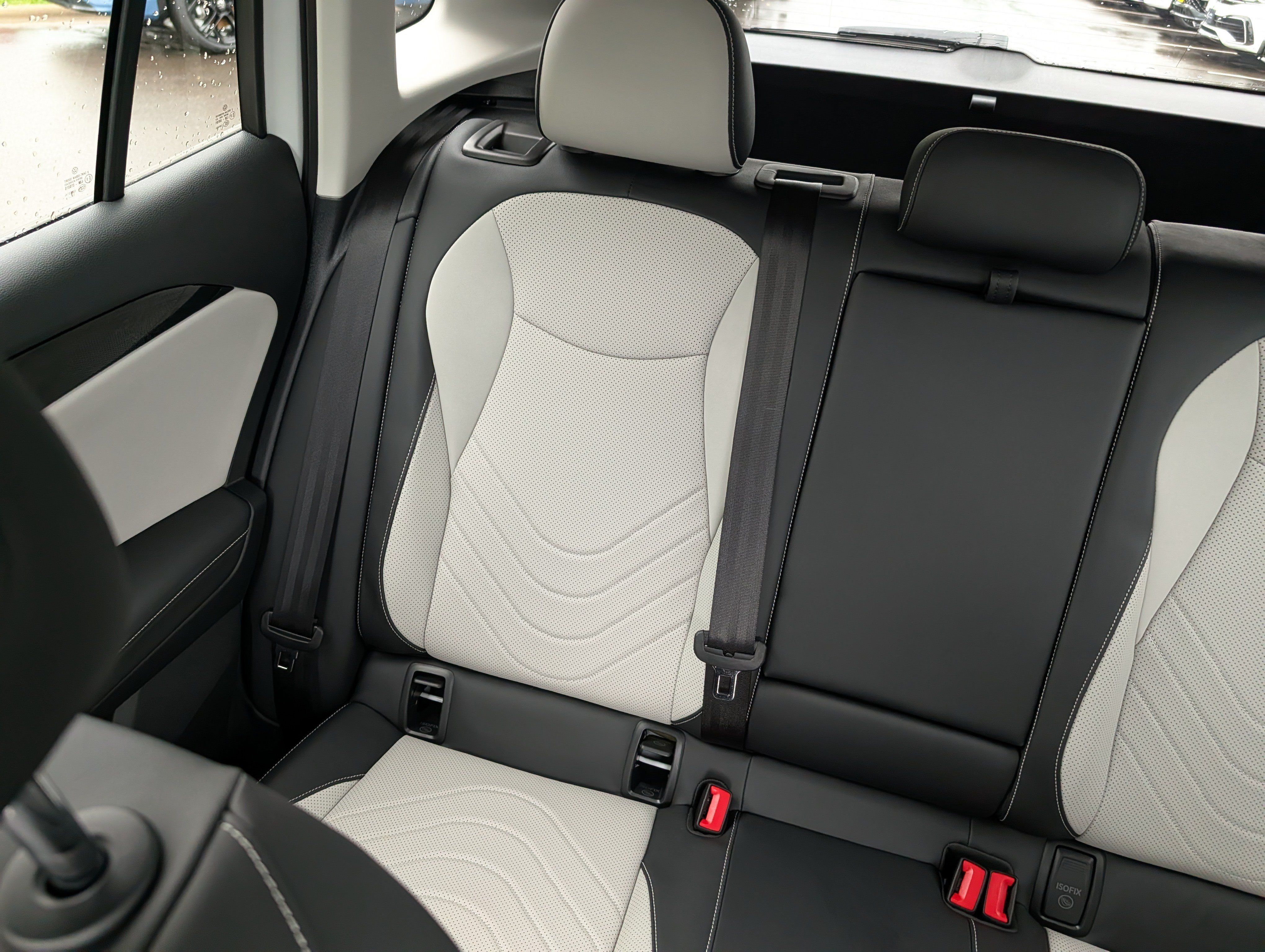 Certified 2025 Volkswagen Tiguan SE AWD/4WD image 12