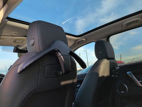 Used 2025 Land Rover Discovery Sport S image 18