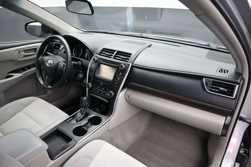 Used 2017 Toyota Camry LE FWD image 40