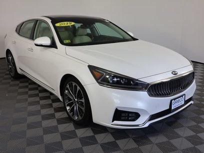 Used 2019 Kia Cadenza Technology