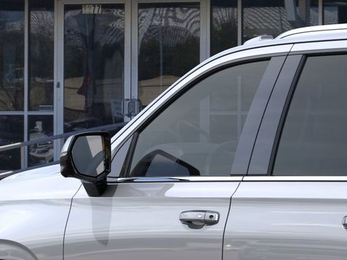 New 2026 Chevrolet Suburban Premier image 12