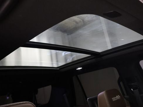 Used 2021 Chevrolet Tahoe High Country image 28