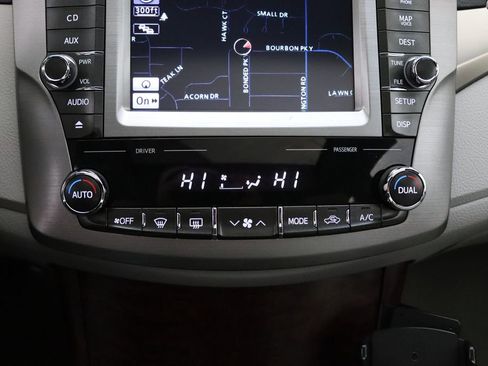 Used 2011 Toyota Avalon Limited FWD image 19